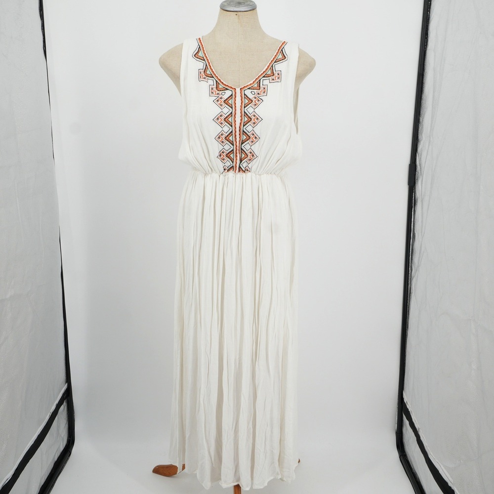 POL Embroidered Maxi Dress Womens Large White Boho Geometric V-Neck SMD147